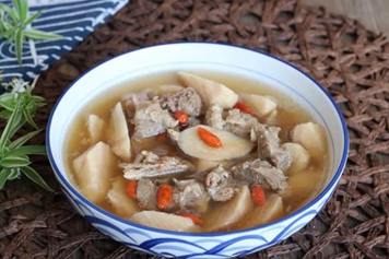 簕茨菇土茯苓煲湯的功效與作用、禁忌和食用方法