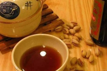 艾草加黃酒的功效與作用、禁忌和食用方法