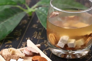 茯苓白術陳皮泡水喝的功效與作用、禁忌和食用方法