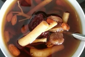 紅棗人參泡水喝的功效與作用、禁忌和食用方法