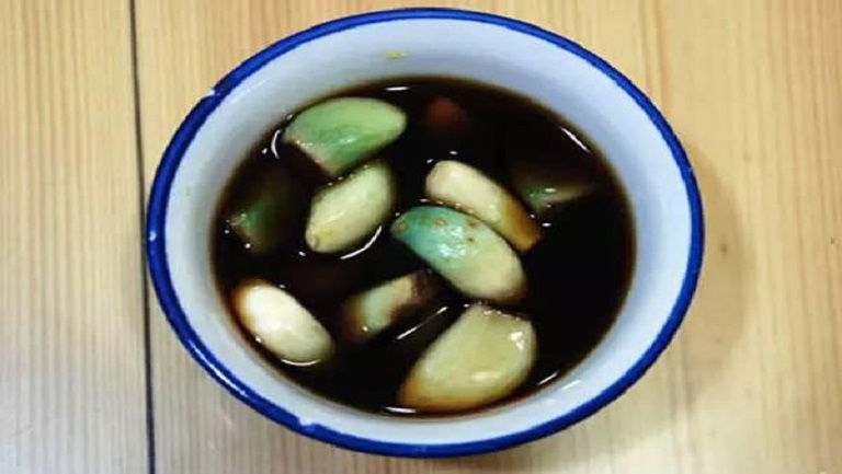 米醋泡大蒜的功效與作用、禁忌和食用方法