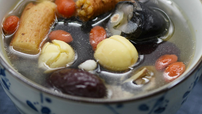 蓮子紅棗排骨湯的功效與作用、禁忌和食用方法