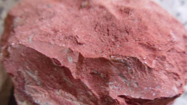 朱砂石的功效與作用、禁忌和食用方法 朱砂石的功效與作用、禁忌和食用方法