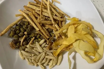 石斛沙參玉竹麥冬同用的功效與作用、禁忌和食用方法