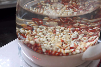 薏仁米和赤小豆煮的功效與作用、禁忌和食用方法