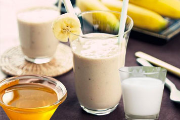 香蕉牛奶蜂蜜榨汁喝的功效與作用、禁忌和食用方法