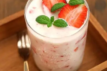 酸奶草莓的功效與作用、禁忌和食用方法