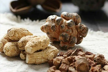 西洋參天麻三七粉配在一起的功效與作用、禁忌和食用方法