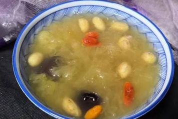花生銀耳湯的功效與作用、禁忌和食用方法