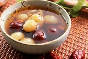 蓮子和桂圓一起煮的功效與作用、禁忌和食用方法