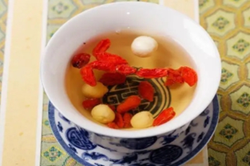 蓮子心配枸杞的功效與作用、禁忌和食用方法