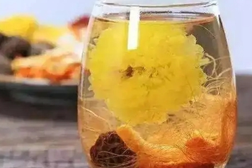 桔子皮和菊花泡水喝的功效與作用、禁忌和食用方法