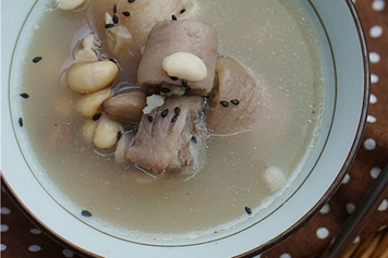 花生豬尾巴湯的功效與作用、禁忌和食用方法