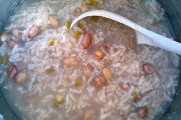 綠豆花生粥的功效與作用、禁忌和食用方法