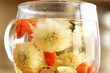菊花枸杞黃芪陳皮泡水的功效與作用、禁忌和食用方法