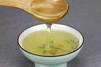 開水泡蜂蜜的功效與作用、禁忌和食用方法
