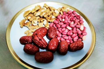 紅棗花生核桃在一起的功效與作用、禁忌和食用方法