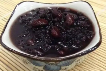 生熟地黑豆湯的功效與作用、禁忌和食用方法