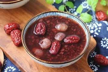 黑米紅棗桂圓粥的功效與作用、禁忌和食用方法