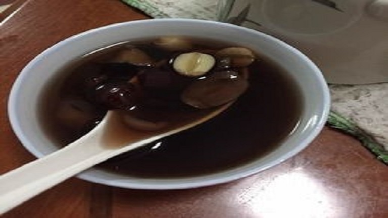 黑豆蓮子百合湯的功效與作用、禁忌和食用方法