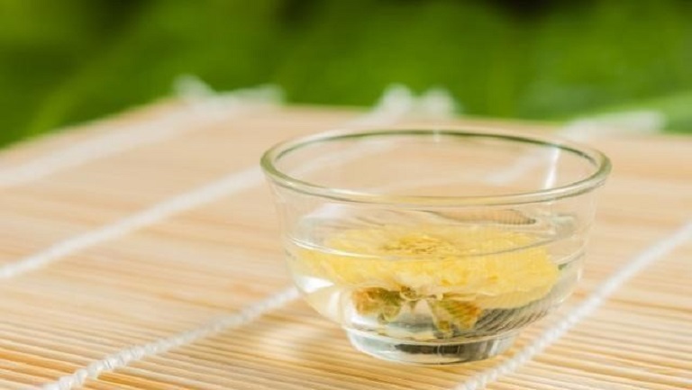 菊花黃芪泡水喝的功效與作用、禁忌和食用方法