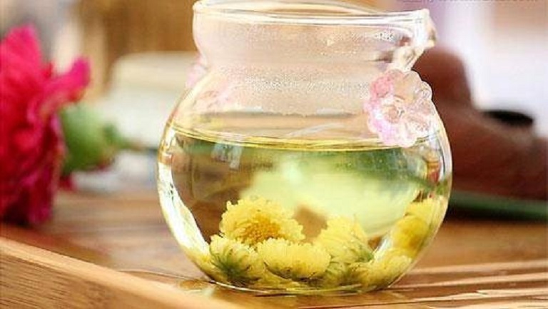 冰糖菊花茶的功效與作用、禁忌和食用方法