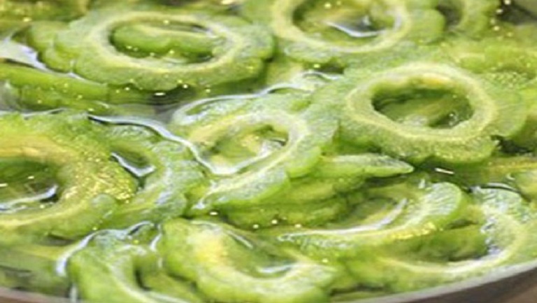 苦瓜煮水喝的功效與作用、禁忌和食用方法